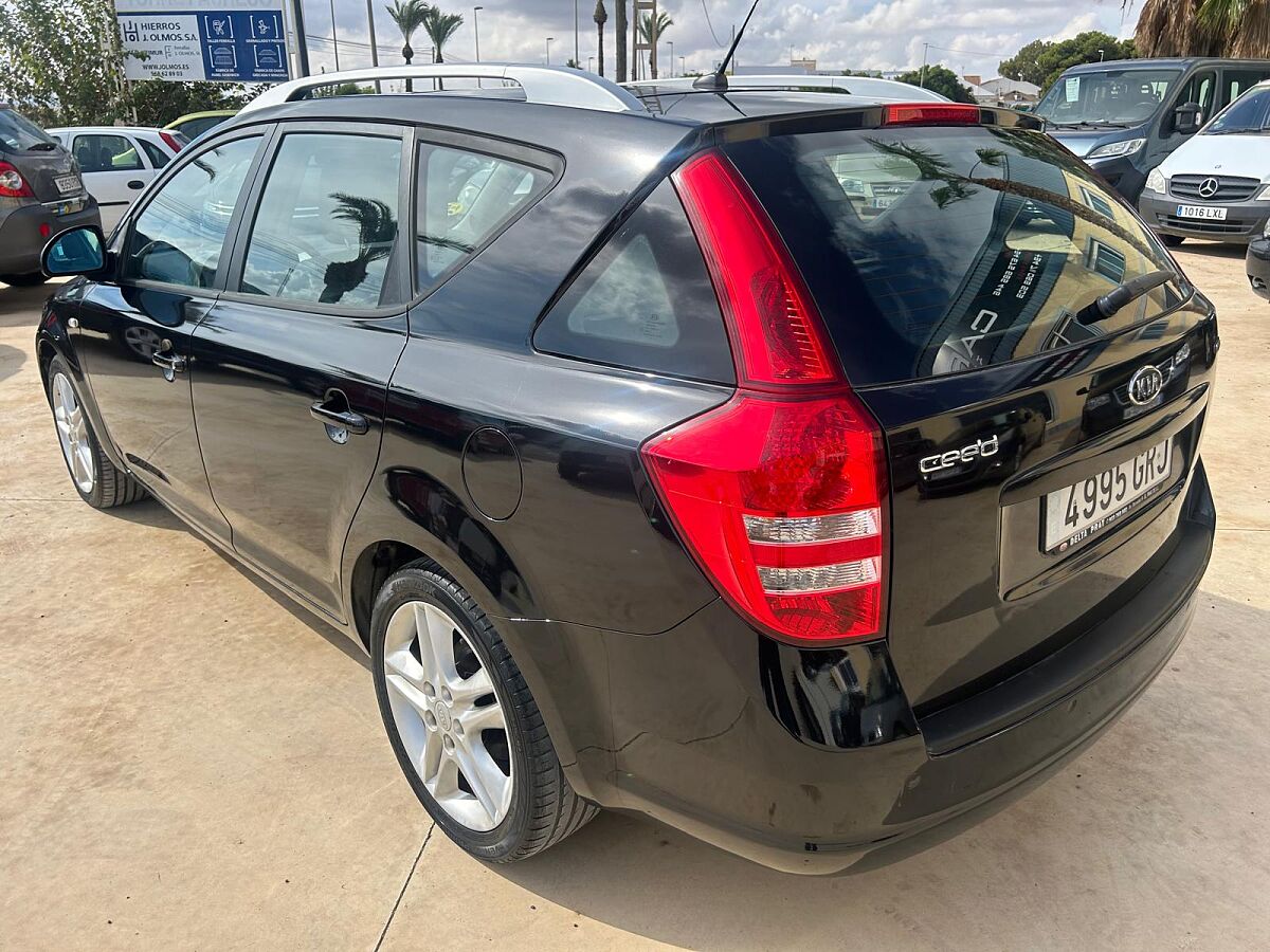 KIA CEE'D EMOTION ESTATE 2.0 CRDI SPANISH LHD IN SPAIN 84000 MILES 1 OWNER 2009